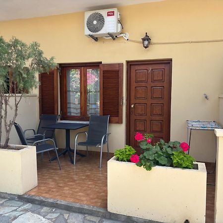 Stelios Rooms Palaiochora Zewnętrze zdjęcie